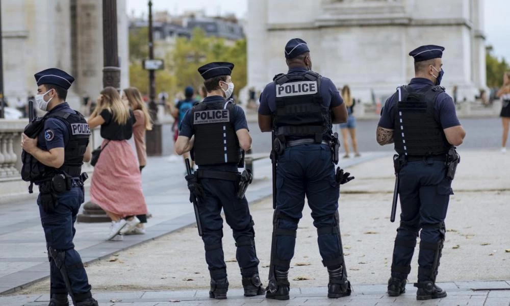 Επίθεση της γαλλικής αστυνομίας σε βάρος μαύρου μουσικού παραγωγού